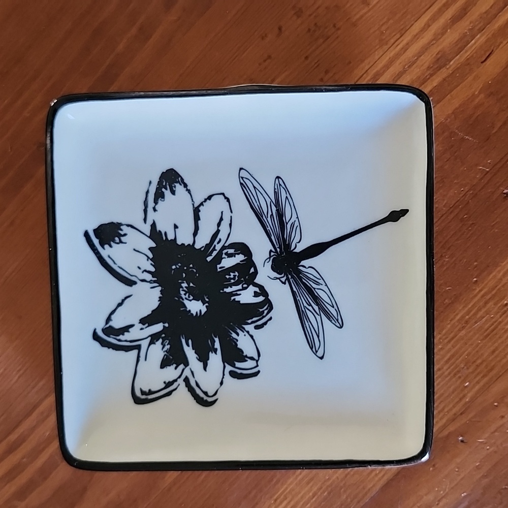 Set of 2 Ceramic Trinket Trays Size 4.5 inches - Picture 2 of 5